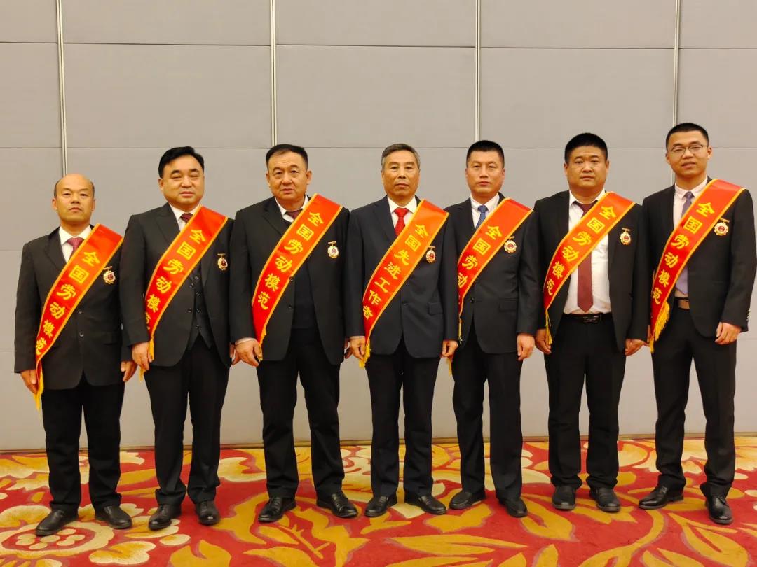 重磅!AG廳創園于文平獲“全國勞模”殊榮! 重磅!AG廳創園于文平獲“全國勞模”殊榮!